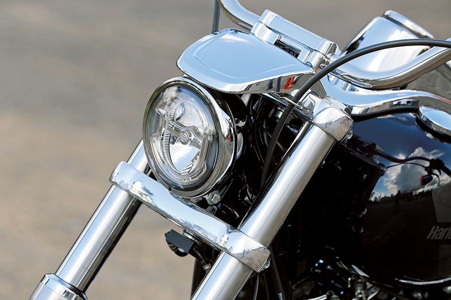 ディスコライトローライダー Shark Demon®2 Performance LED Headlight（ローライダーST