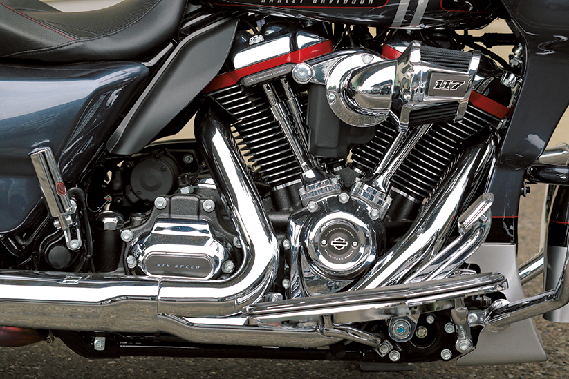 FLTRXSE CVO（ロードグライド）の純正エアクリーナー Amazon | エアクリーナー バイク ロードグライド用 CVO用