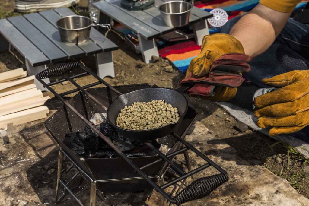 キャンプツーリング
コーヒー生豆
焙煎
焚火
スキレット
