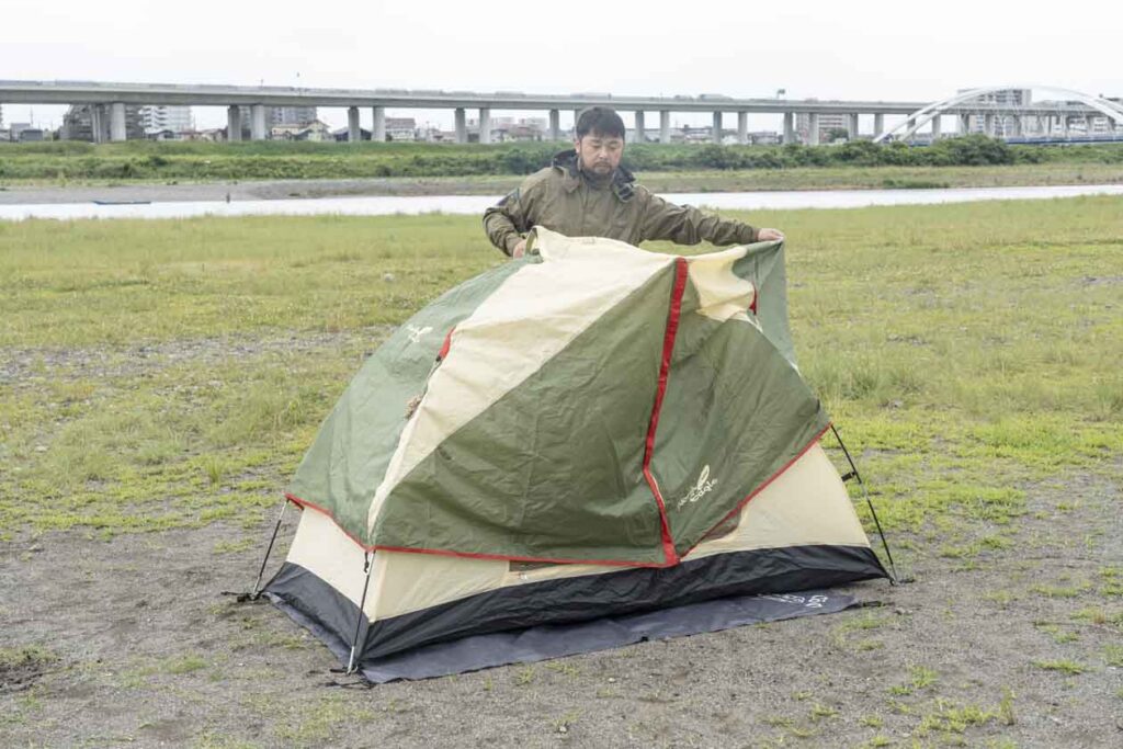 キャンプツーリング
雨
テント
フライシート