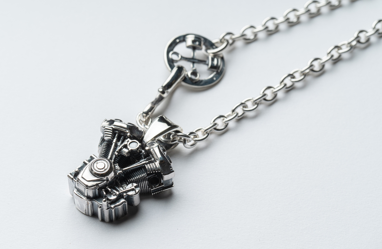 鉄馬乗り的 銘品図鑑 7th-Heaven Art Jewelry「Engine Pendant